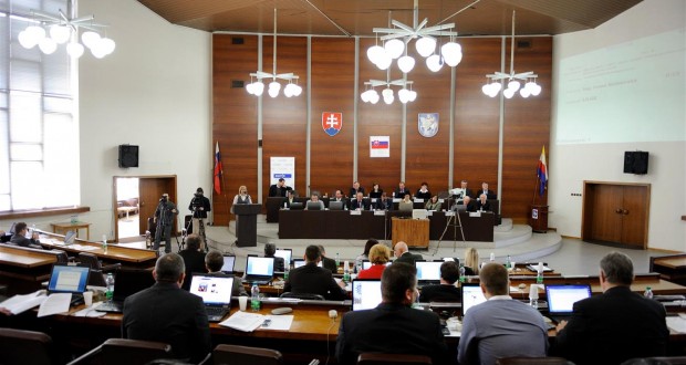 , Na mestskom zastupiteľstve v Martine sa hlasovalo za stopnutie poslaneckých platov. Návrh neprešiel