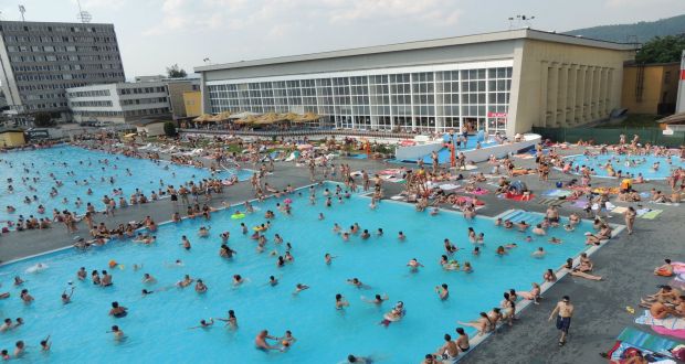, Mestská krytá plaváreň Žilina otvára vonkajšie bazény