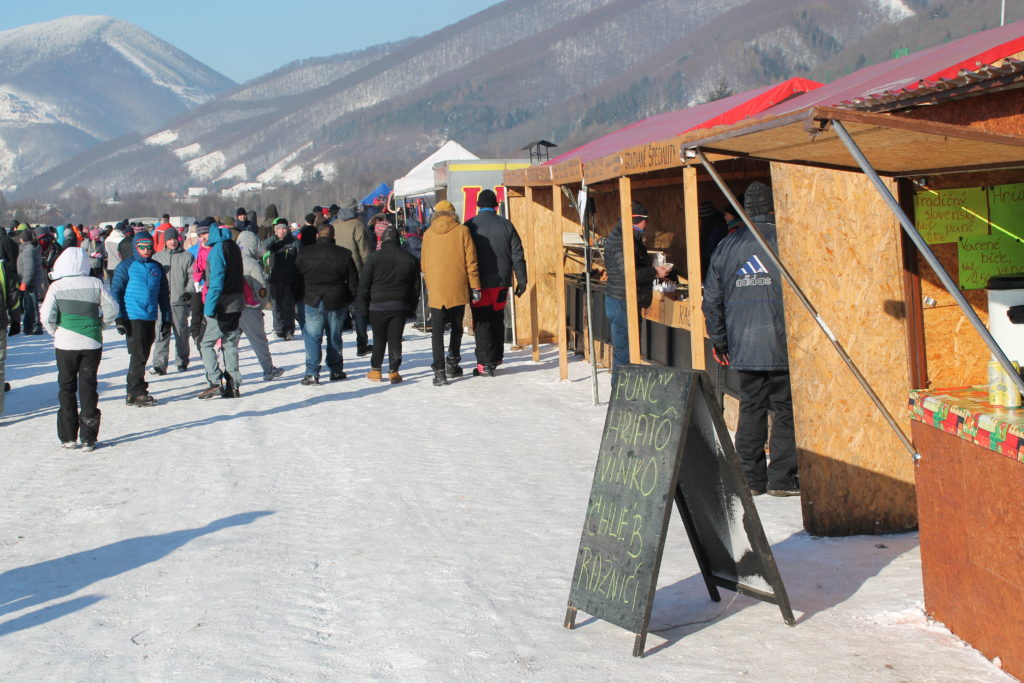 , Ani mrazivá zima nezabránila festivalu Kľačianska podkova