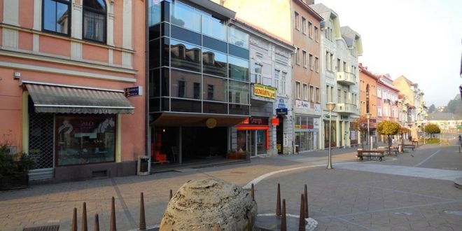 , Ružomberok: Nový zmrzlinový kiosk v centre mesta pobúril obyvateľov