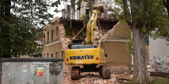 , Žilinská radnica zbúrala už piatu bytovku na Bratislavskej ulici