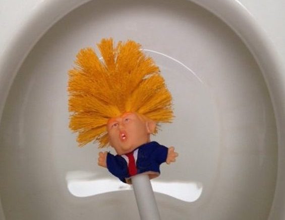 , Vyčistí vám Trump toaletu? Čo k tomu potrebujete..?