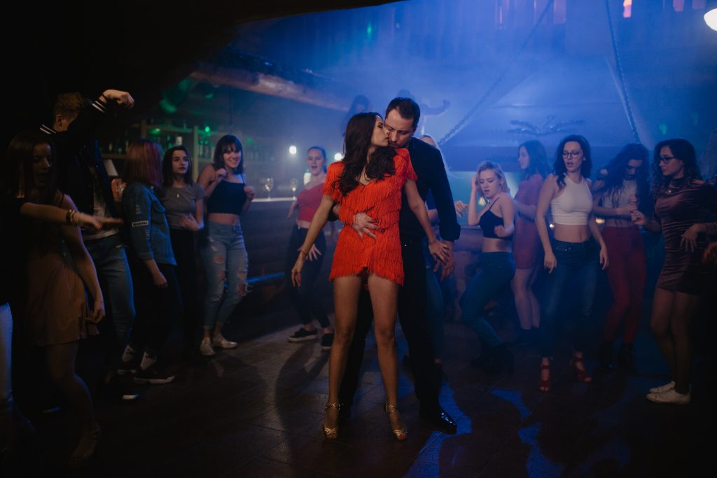 , Robo Opatovský má veselú novinku „Tancuj“, na klipe spolupracoval so samými hviezdami!