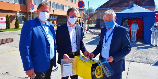 , Univerzitná nemocnica v Martine získala 200 ochranných štítov tváre a ozónový čistič vzduchu