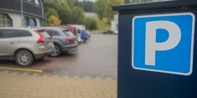 , Dolnokubínska samospráva od pondelka obnovuje platené parkovanie v centre mesta
