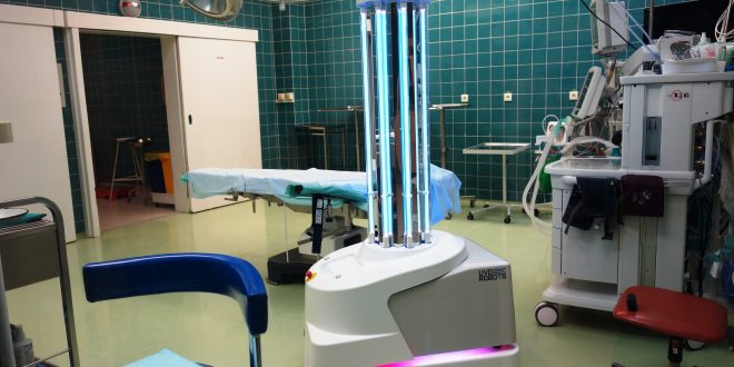 , Operačné sály martinskej nemocnice dezinfikuje špičkový robot