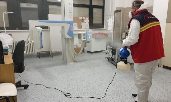 , Členovia Oravského záchranného systému bezplatne vydezinfikovali priestory Liptovskej nemocnice