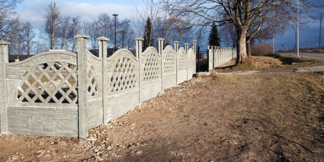 , Na cintoríne v Trstenej zrekonštruovali oplotenie