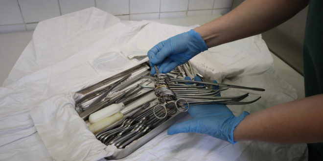 , V Žilinskej nemocnici ročne sterilizujú viac ako 200-tisíc zdravotníckych pomôcok