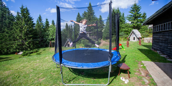 trampolíny, Tri tipy, ako vytvoriť deťom v záhrade zábavný park vďaka trampolíne